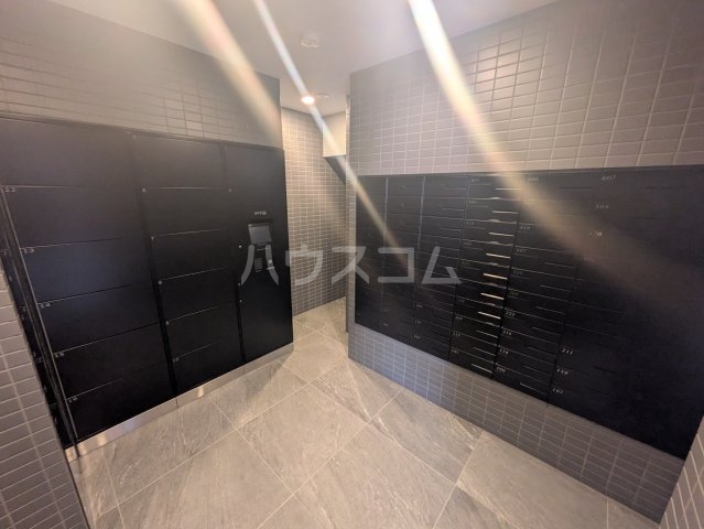 23/30 エントランス