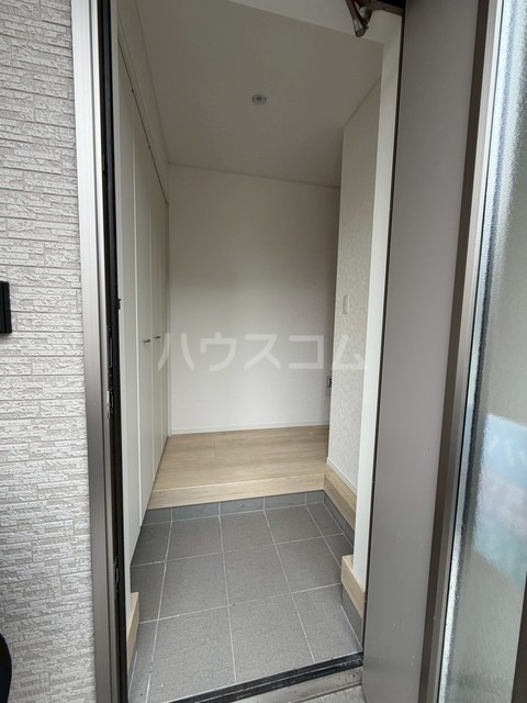 16/30 玄関