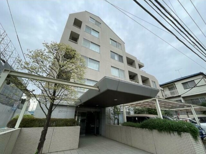 16/26 エントランス