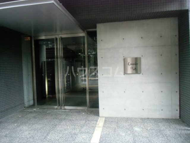 13/17 エントランス