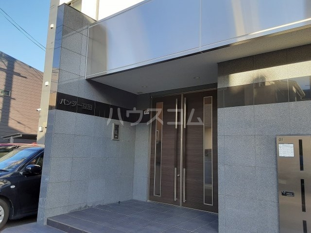 28/30 エントランス