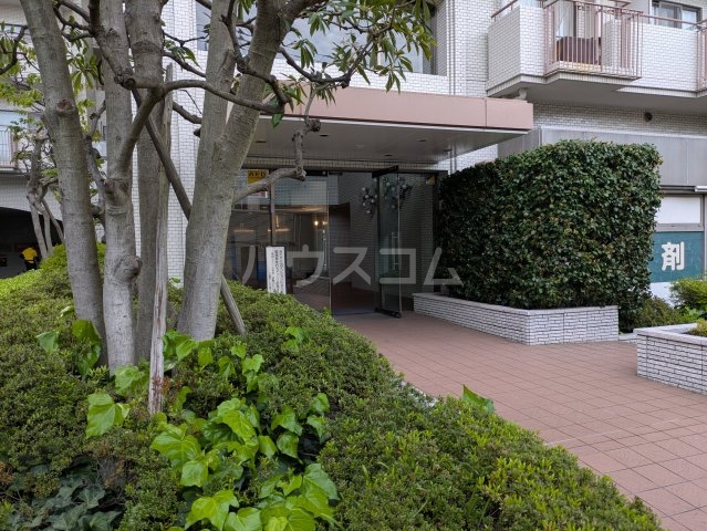 18/28 エントランス