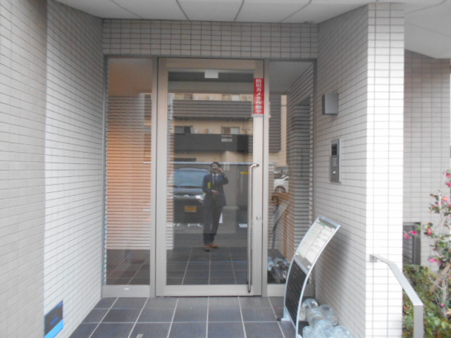 22/30 エントランス