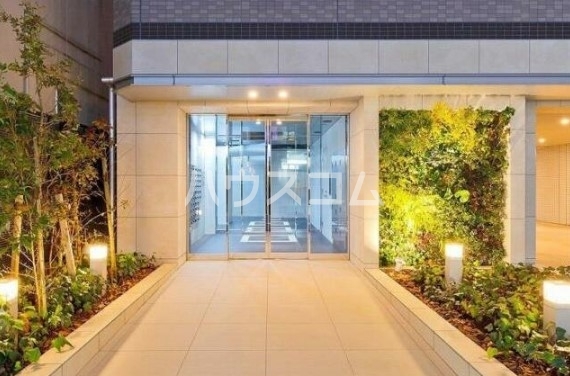 14/15 エントランス