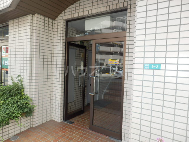 16/26 エントランス