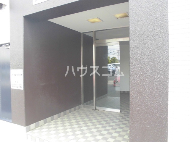 18/28 エントランス