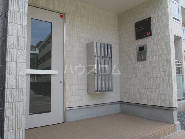 21/30 エントランス