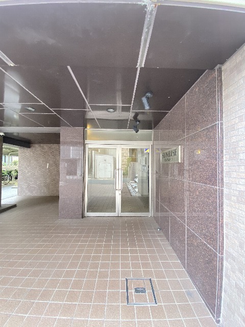 28/30 エントランス