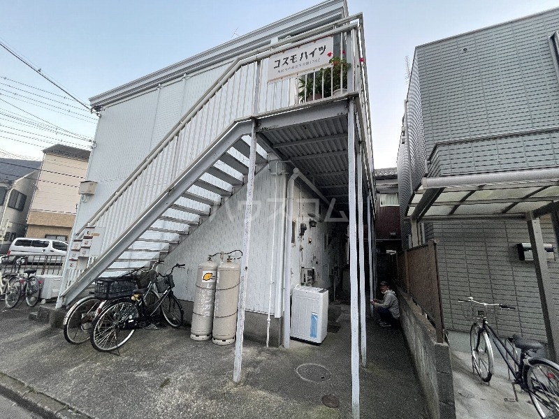 21/30 エントランス