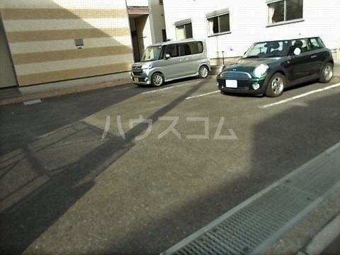 14/14 駐車場