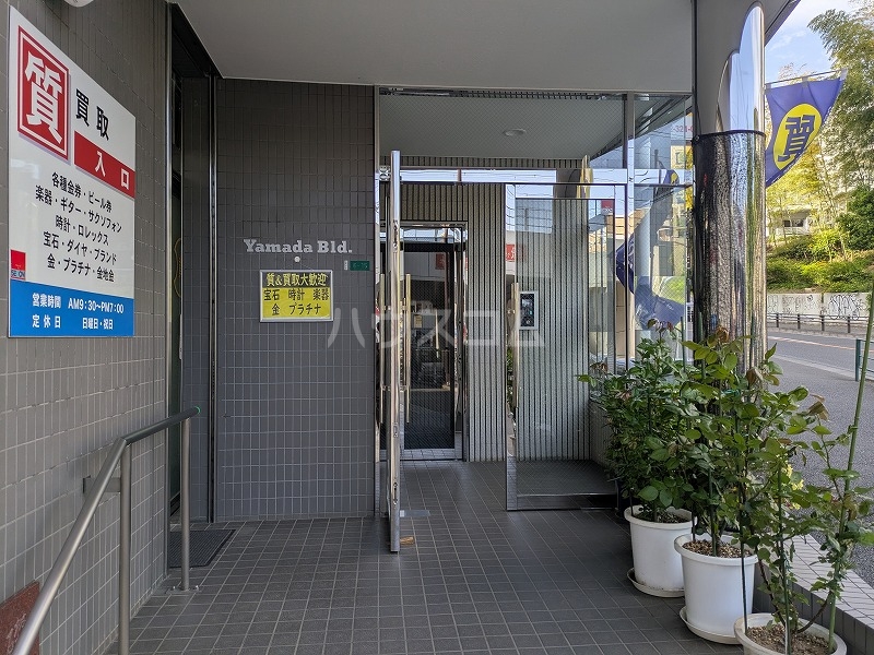 22/30 エントランス