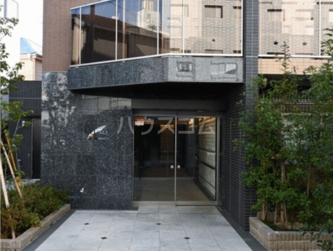 16/17 エントランス