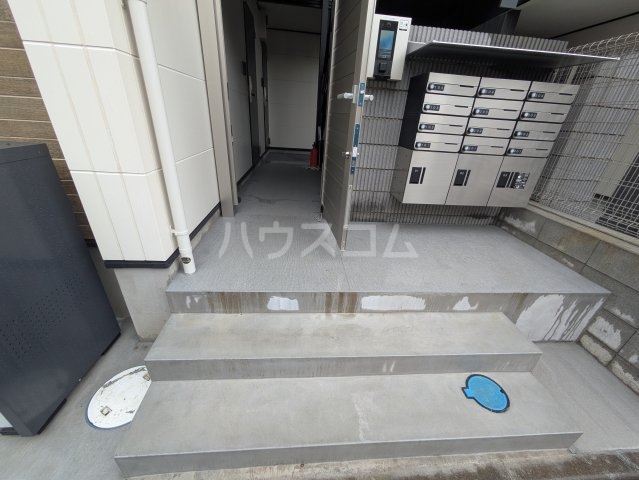 20/30 エントランス