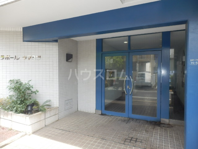 21/29 エントランス