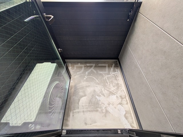 23/30 バルコニー