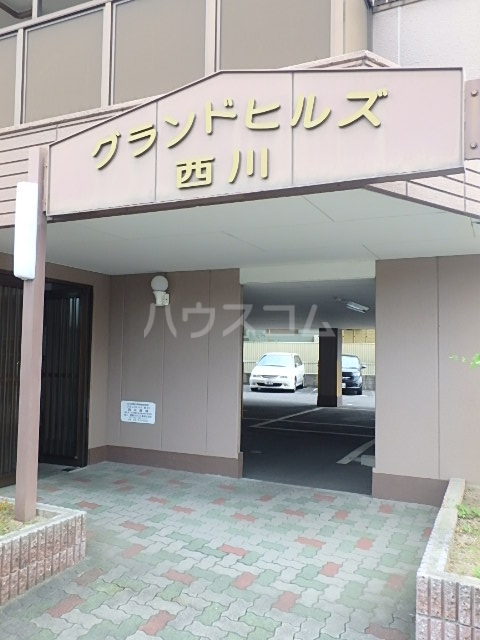 21/30 エントランス