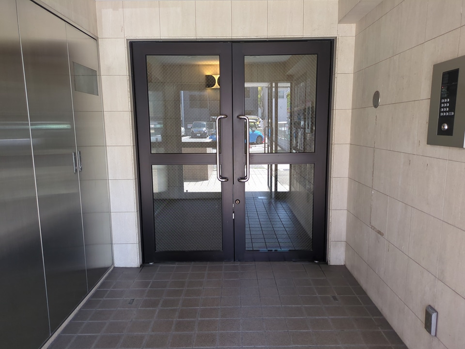 28/29 エントランス