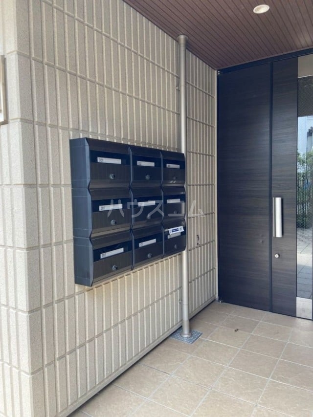 20/28 エントランス