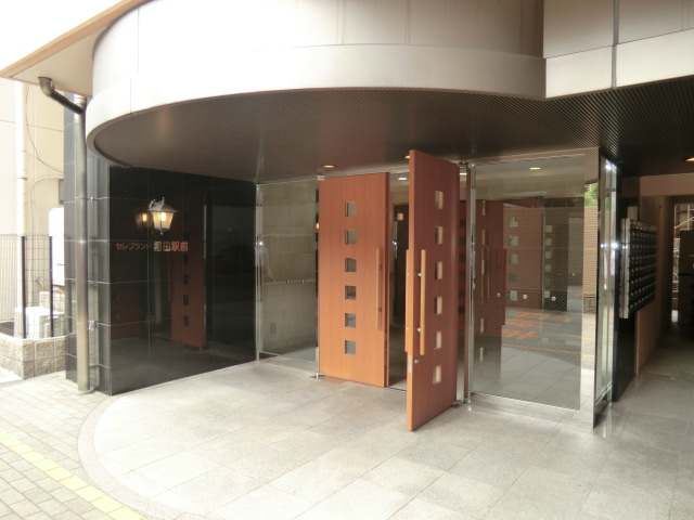 21/30 エントランス