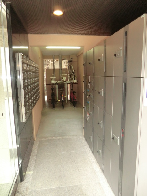 22/30 エントランス