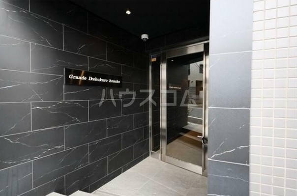 15/24 エントランス