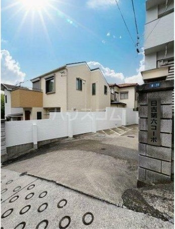 14/18 エントランス