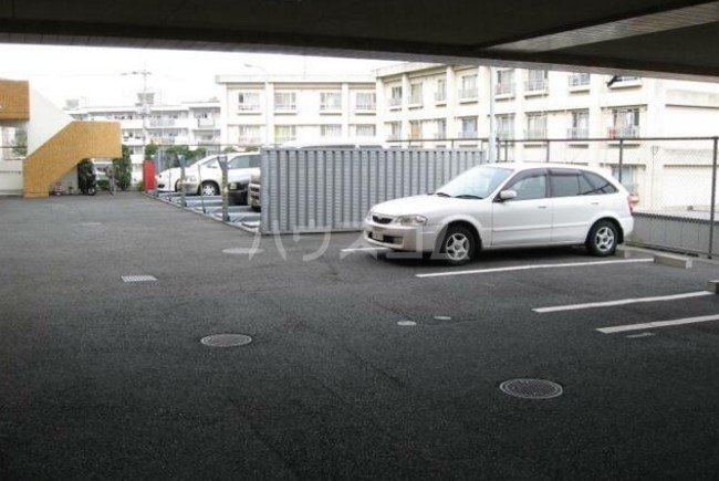 13/20 駐車場