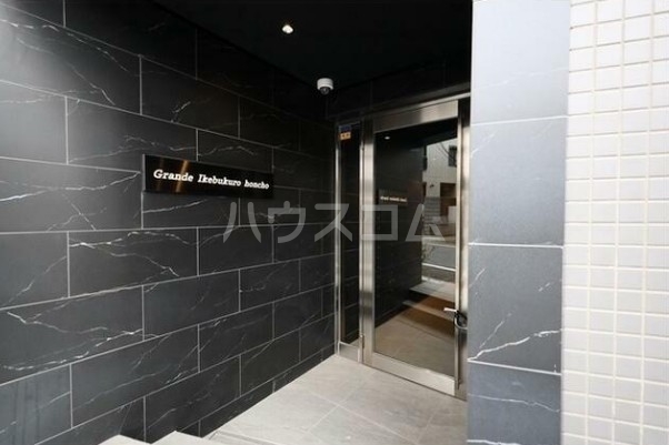 14/23 エントランス