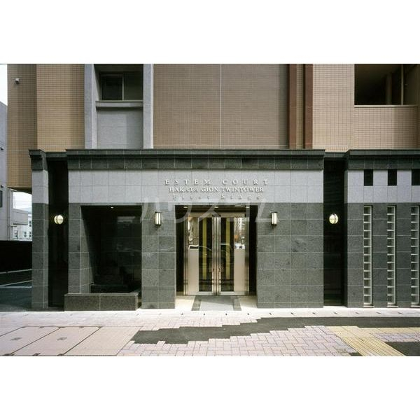 21/30 エントランス