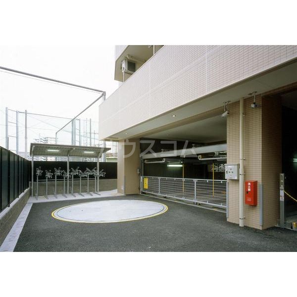 22/30 エントランス