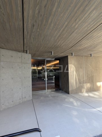 22/30 エントランス