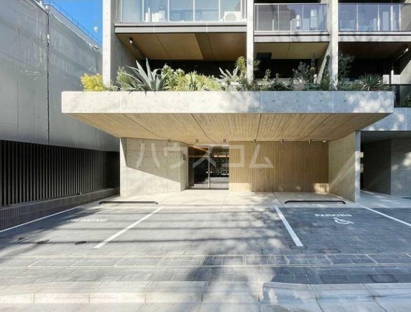 17/27 エントランス