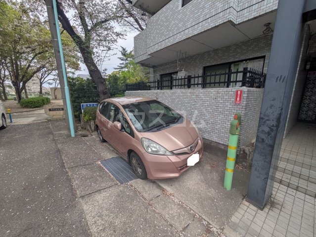 27/28 駐車場