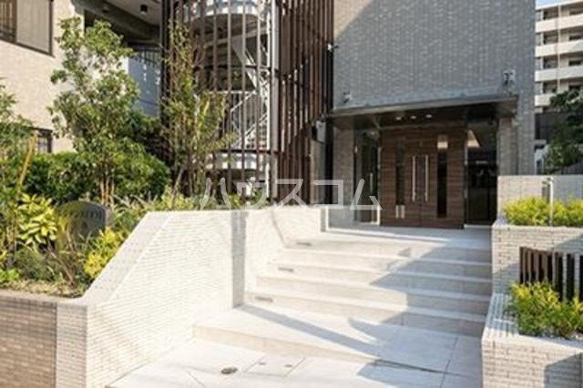 18/22 エントランス