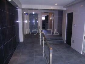 16/16 エントランス