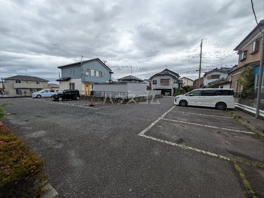 20/29 駐車場