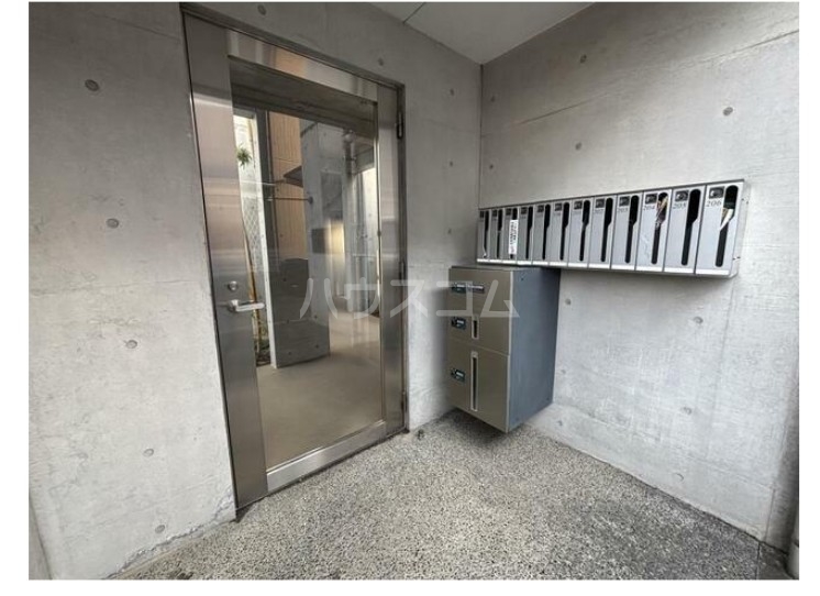 16/26 エントランス