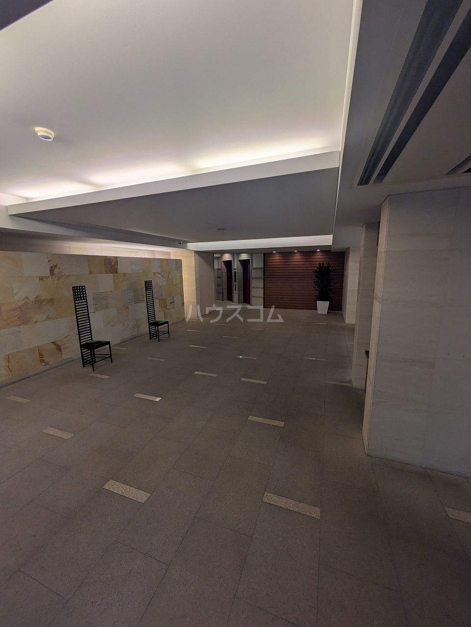 2/5 エントランス