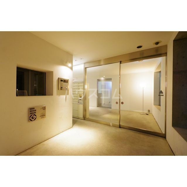 13/23 エントランス