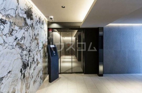 14/23 エントランス