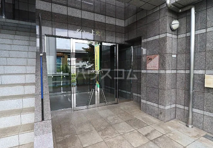 16/26 エントランス