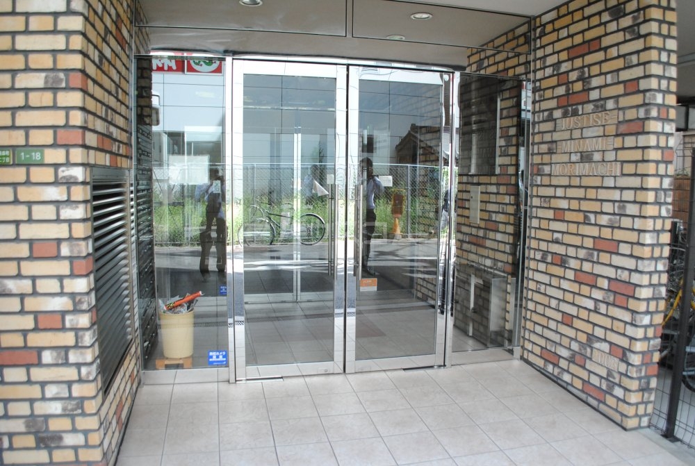 17/27 エントランス