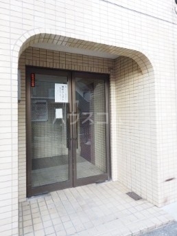 5/5 エントランス