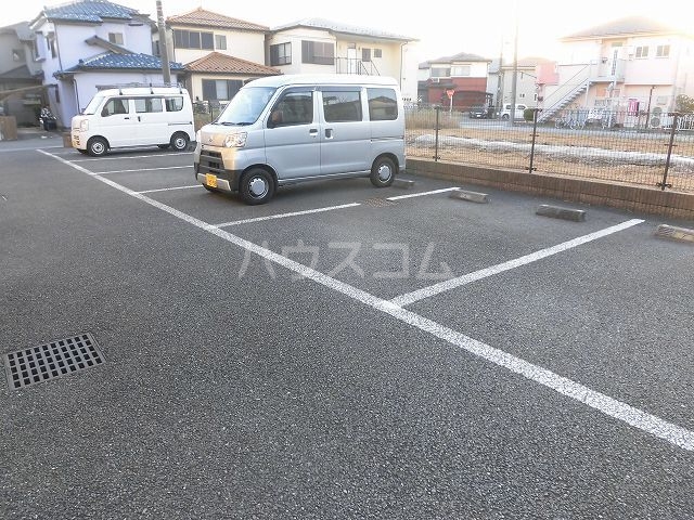 15/17 駐車場
