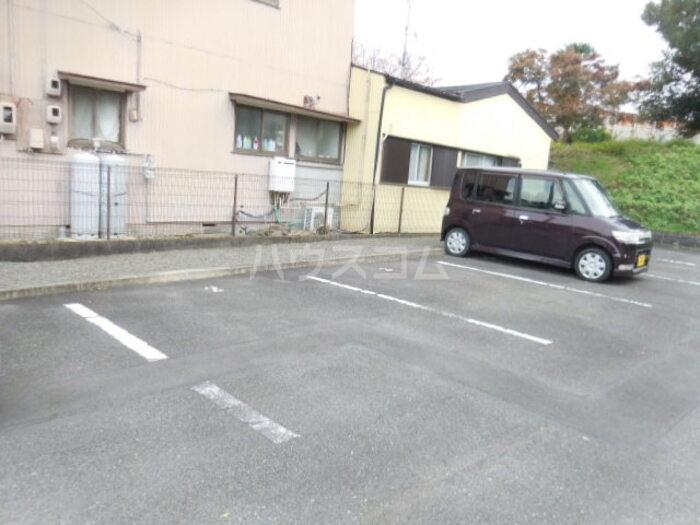 15/15 駐車場