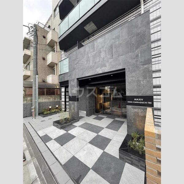 16/25 エントランス