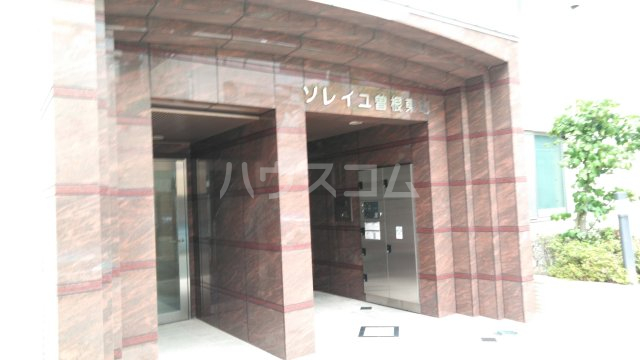 19/25 エントランス