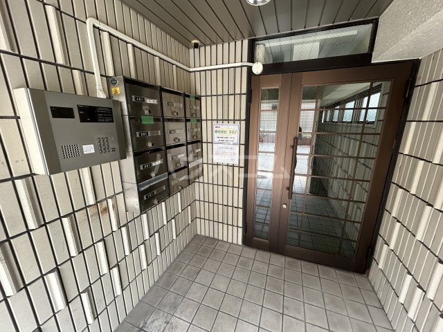 16/26 エントランス