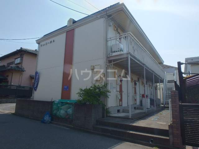 19/30 エントランス