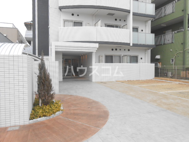 20/30 エントランス